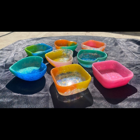 CUSTOM COLOR IRIDESCENT DISHES - Custom Style, Shape & Color. - Picture 16 of 17